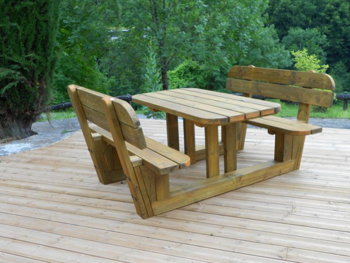 Tables de  pique-nique et Barbecues